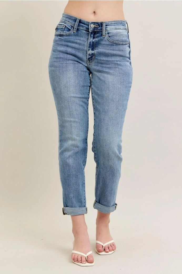 Judy Blue Core Midrise Bleach Wash Boyfriend