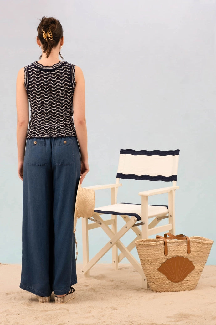 Wavy Pattern Sleeveless Knit Sweater