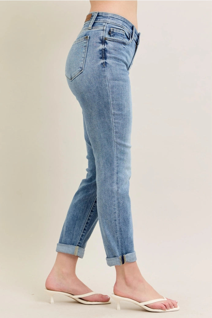 Judy Blue Core Midrise Bleach Wash Boyfriend