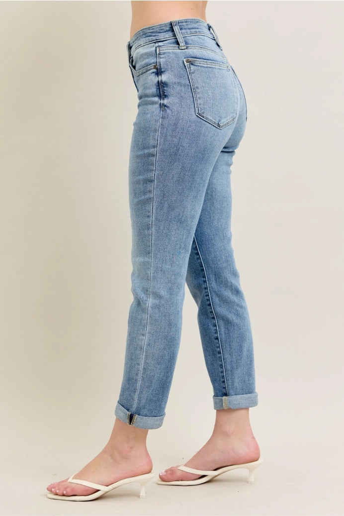 Judy Blue Core Midrise Bleach Wash Boyfriend