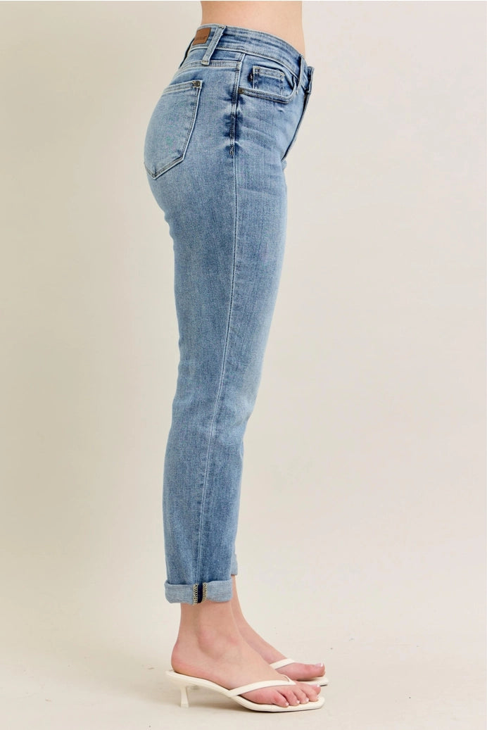 Judy Blue Core Midrise Bleach Wash Boyfriend
