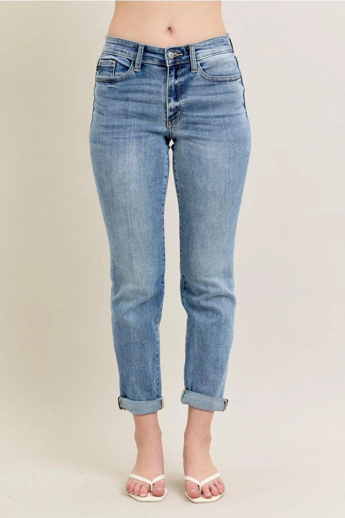 Judy Blue Core Midrise Bleach Wash Boyfriend